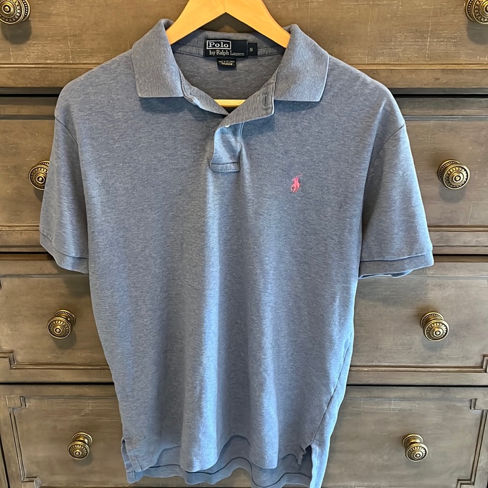 Polo by Ralph Lauren mens short sleeve collared shirt. Pink horse emblem.  S